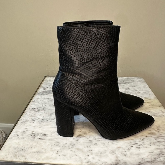 Boohoo Snakeprint Pointy Chunky Heel Booties - Picture 2 of 8